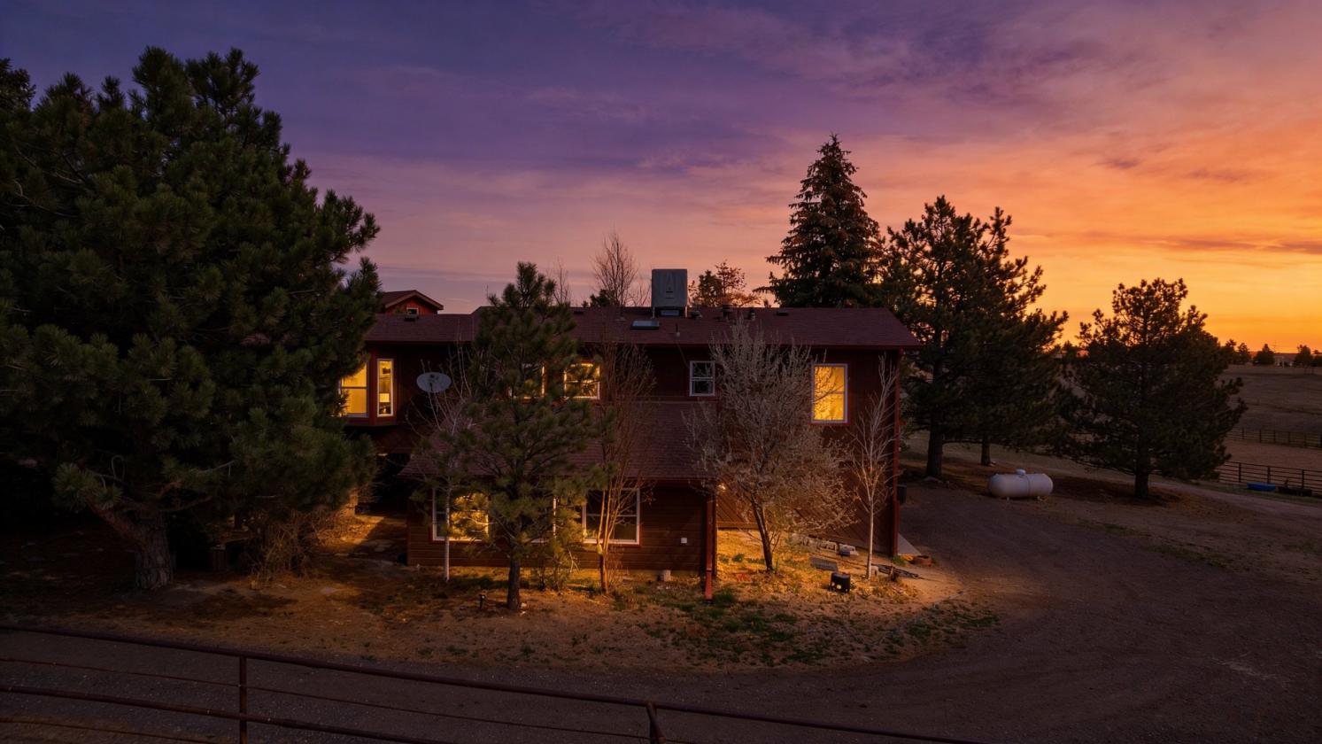 Close-in Equestrian Property! - photo 29