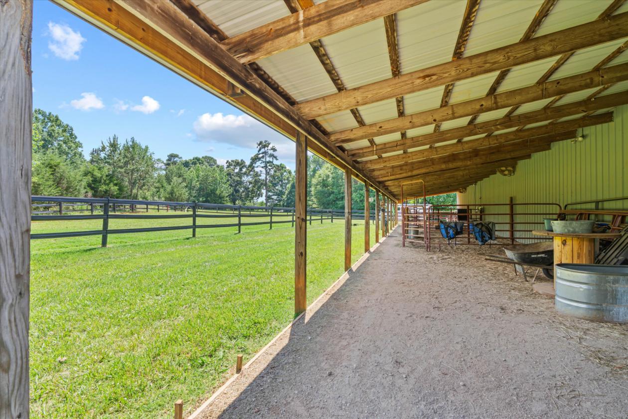 Equestrian Retreat with Pastures and Sunset Views - photo 6