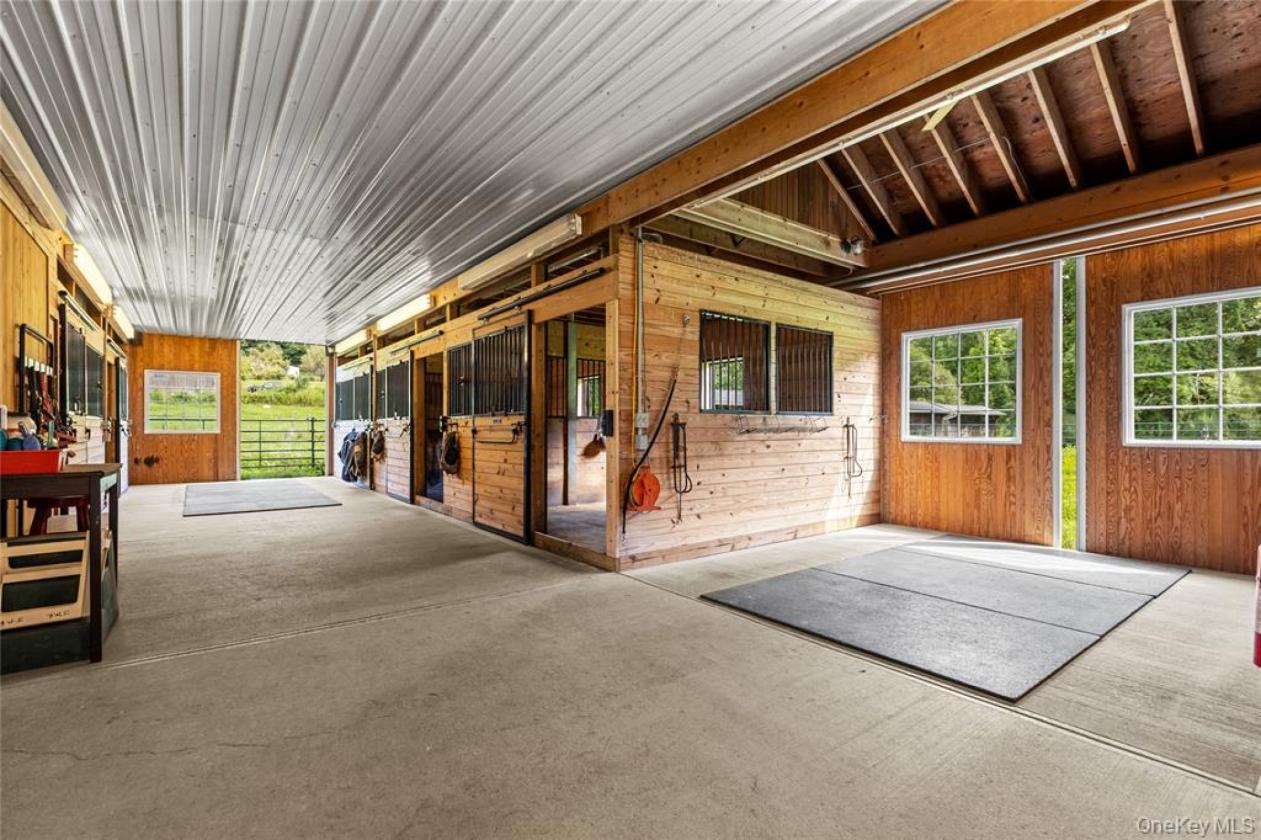 Spectacular 100+ Acre Equestrian Estate - photo 11