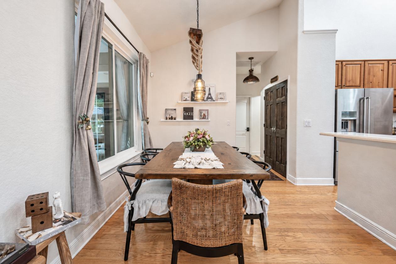 Restored 90s Chic Equestrian Estate - photo 22