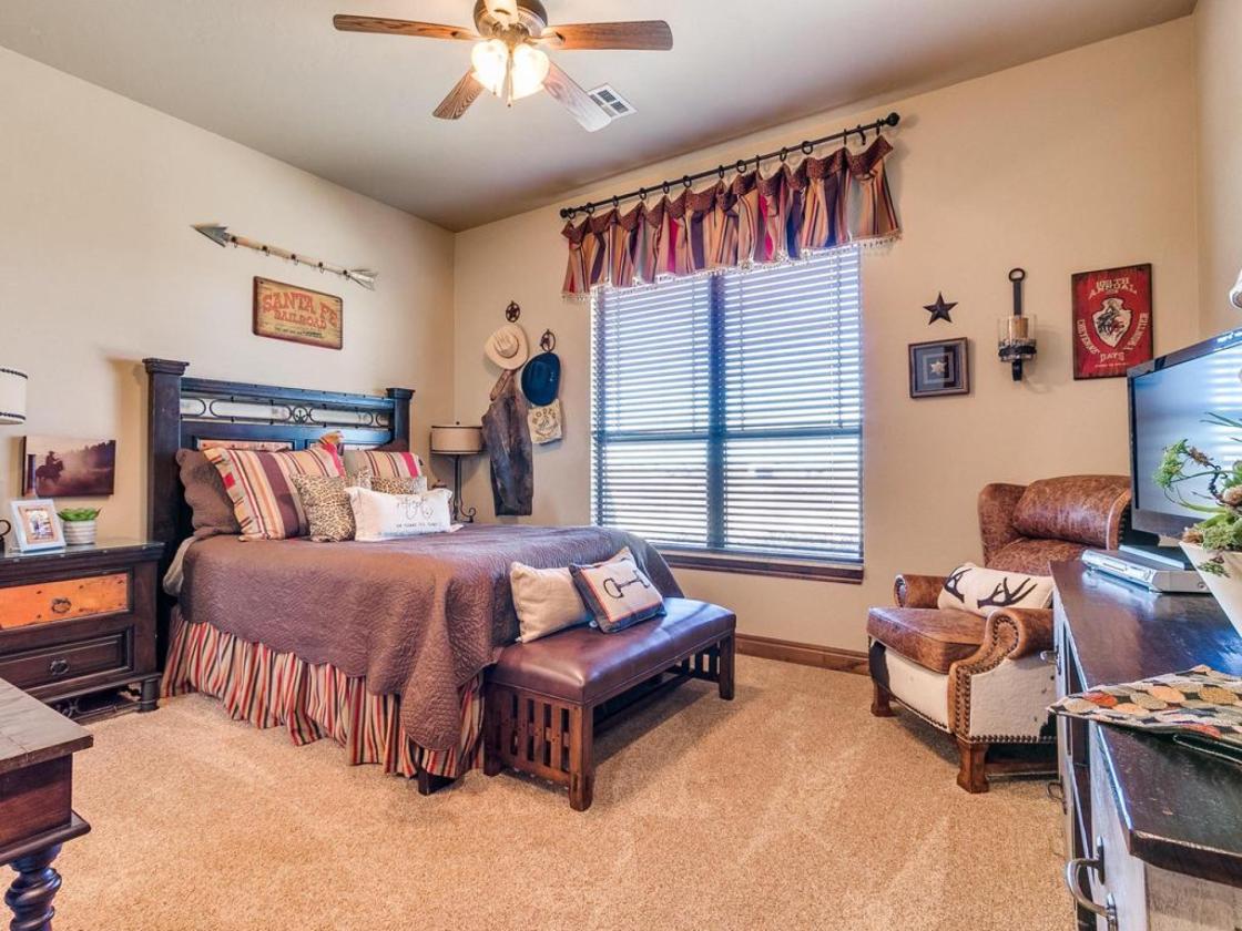 Rustic Elegance Meets Ultimate Equestrian Retreat - photo 22