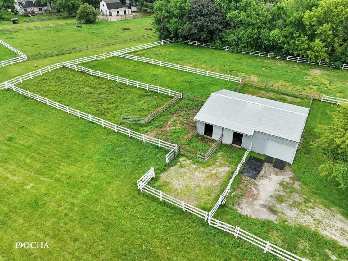 New Price! 3 Acre Private Horse Property - photo 4