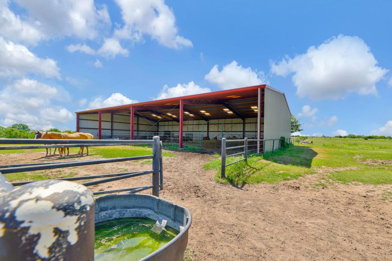 Luxury equestrian resort type property - photo 6