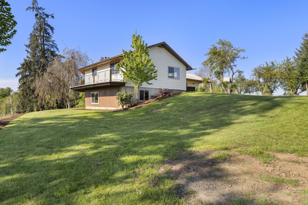 10 Acre Horse Property w/ Two Dwellings - photo 10