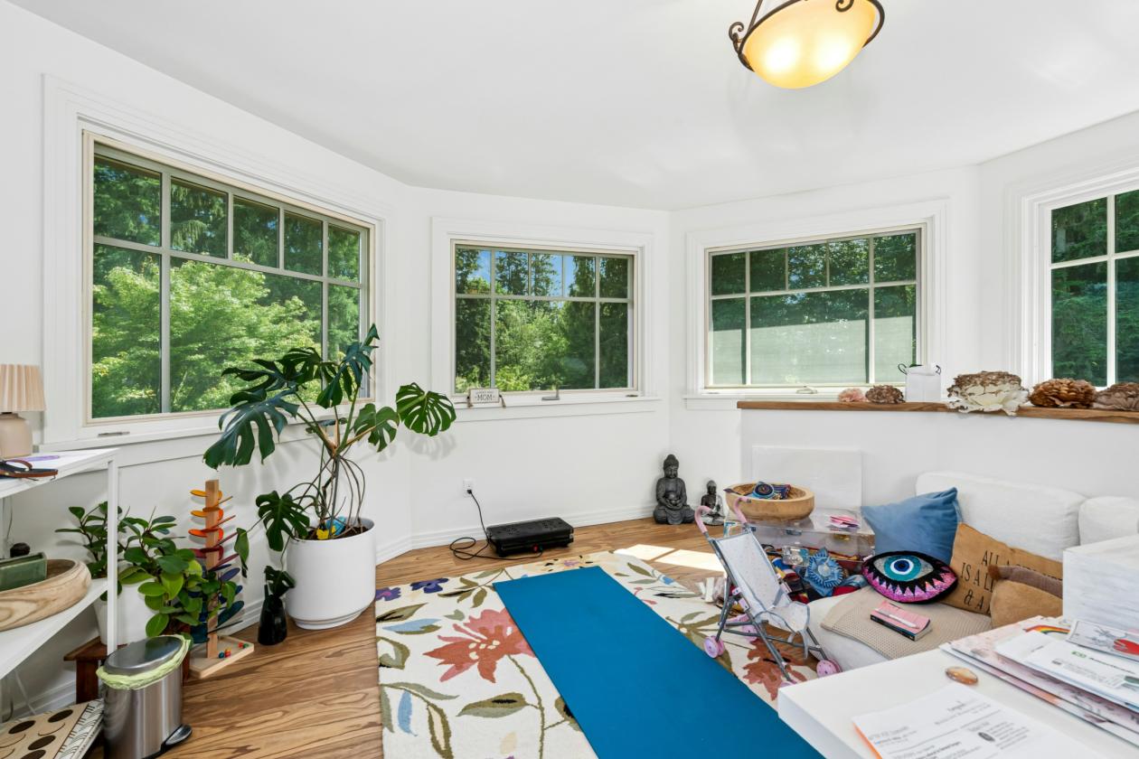 Turnkey gated equestrian property with custom home - photo 18