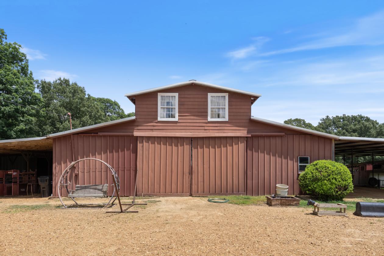 41-ACRE HORSE PROPERTY | 11 STALL BARN & ARENA - photo 20