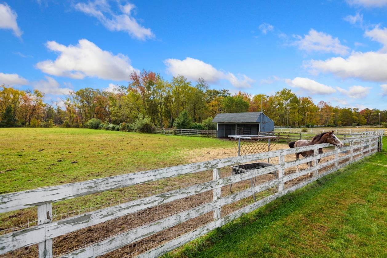 Rare Find: Farm House with 106 acres in New Jersey | Newfield ...