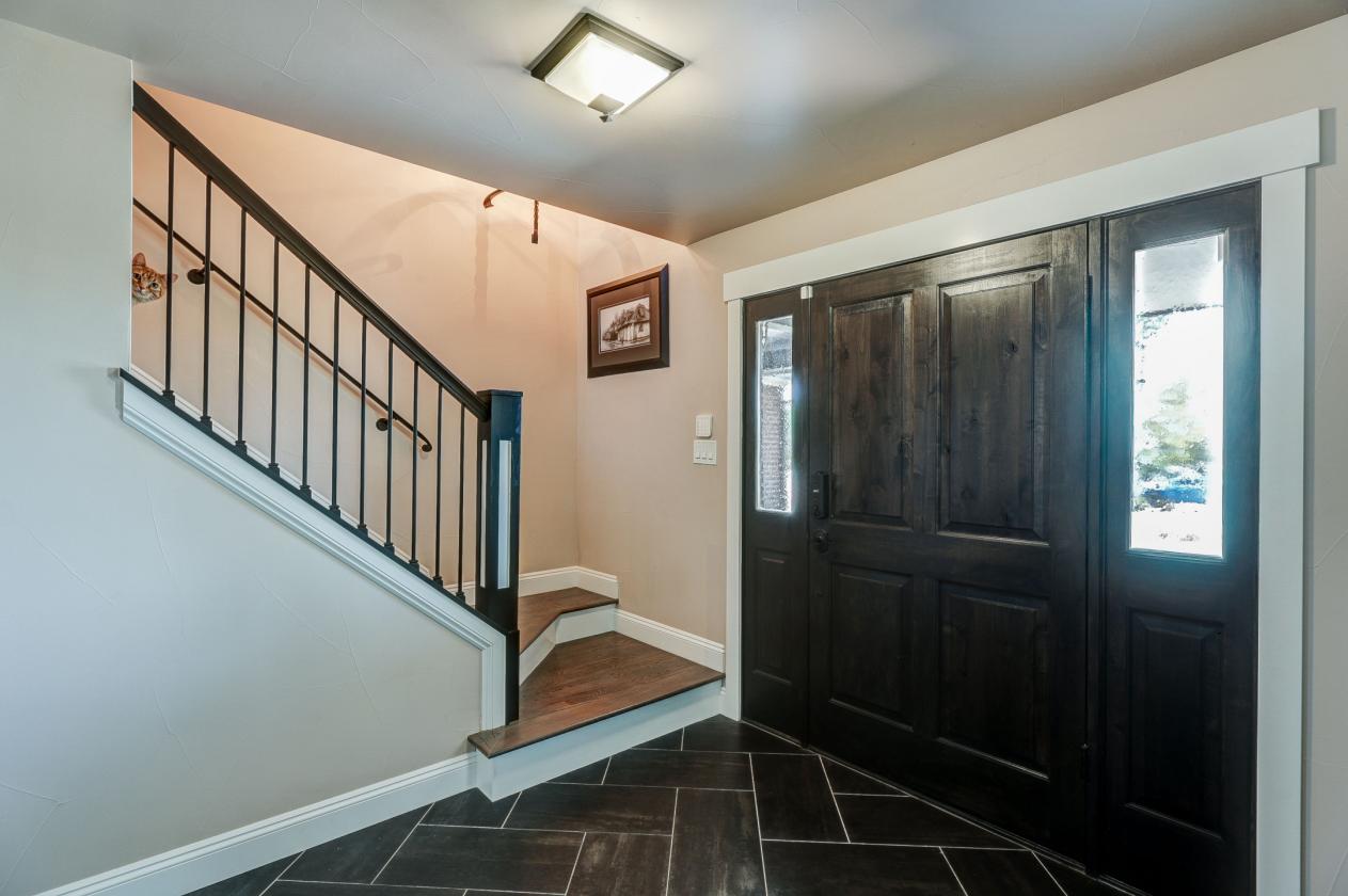 Country in the City! 3.5 Acre Farmhouse - photo 5