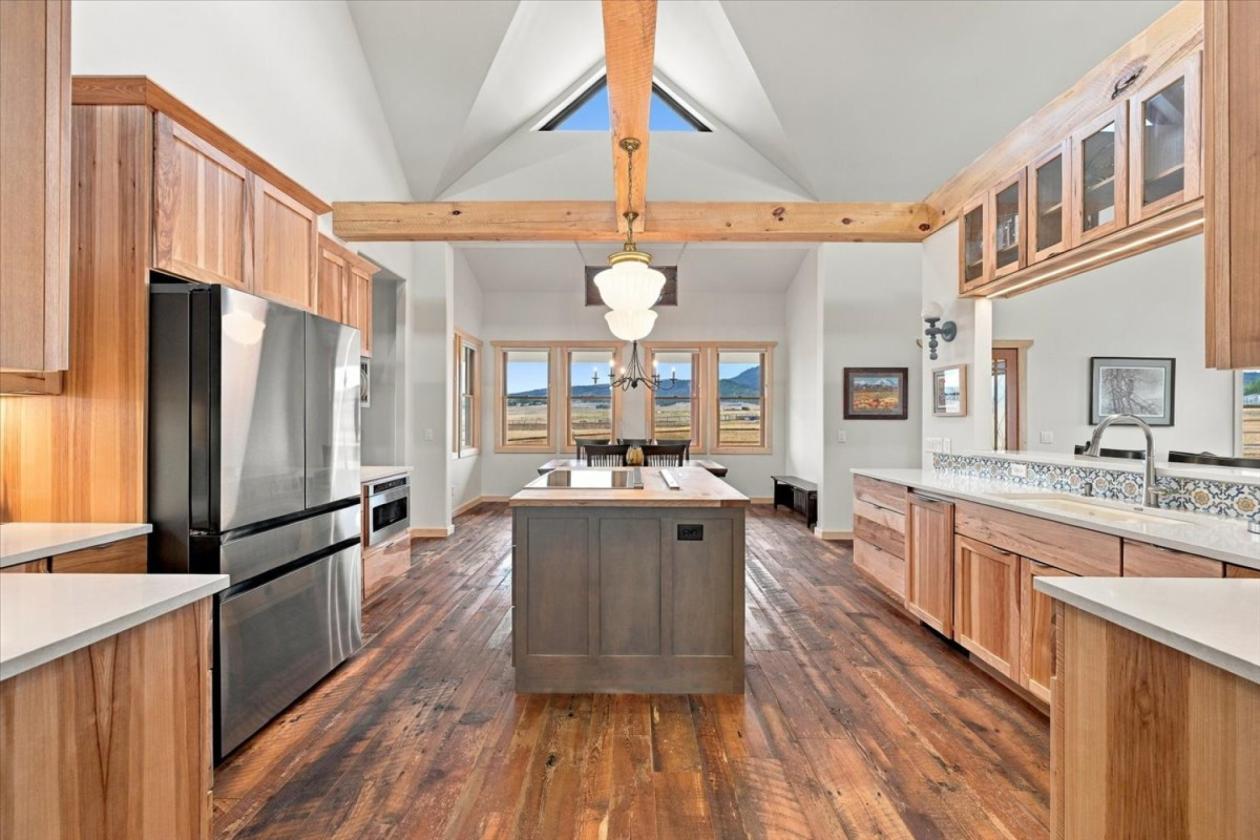 Bring Horses to gorgeous views and custom home! - photo 12