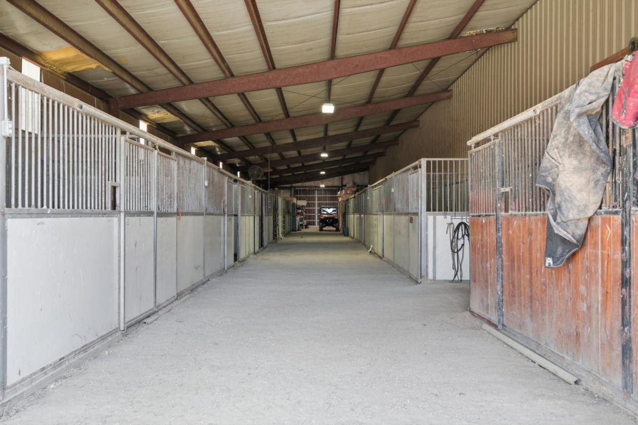 Professional Equine Training Facility & 47.5 Acres - photo 12