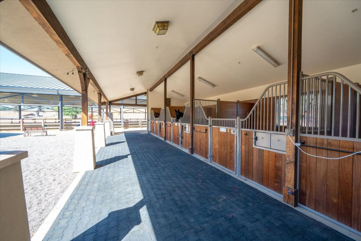 Huasna Valley for the discerning equestrian - photo 6