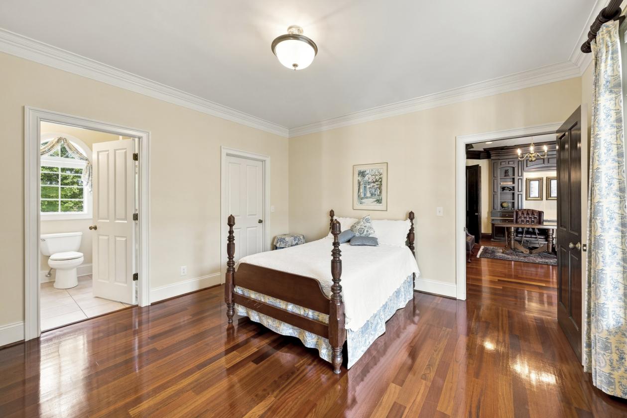 Meticulously Maintained Private Southern Estate - photo 20