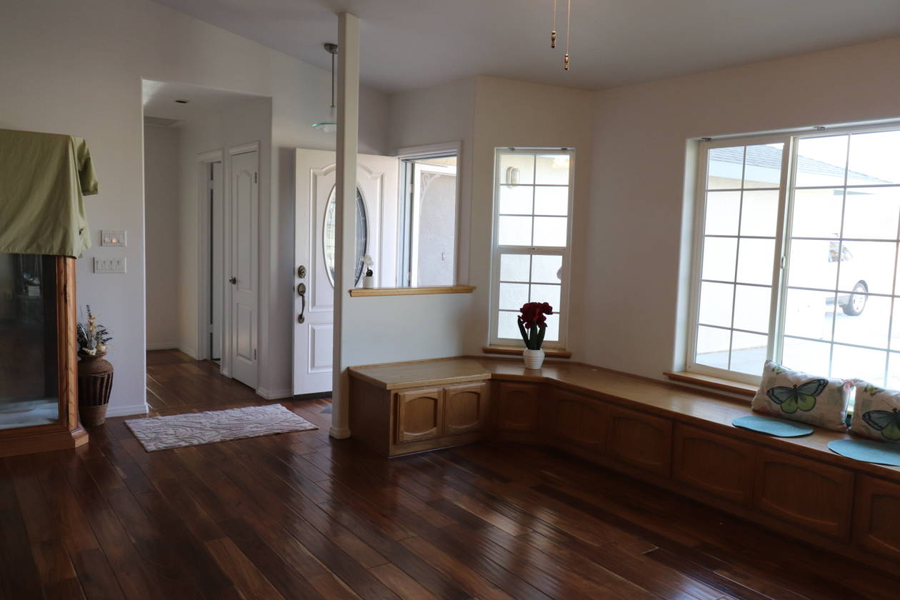 AWESOME EQUESTRIAN RETREAT WITH NEWER HOME AND 10 ACRES Inyokern