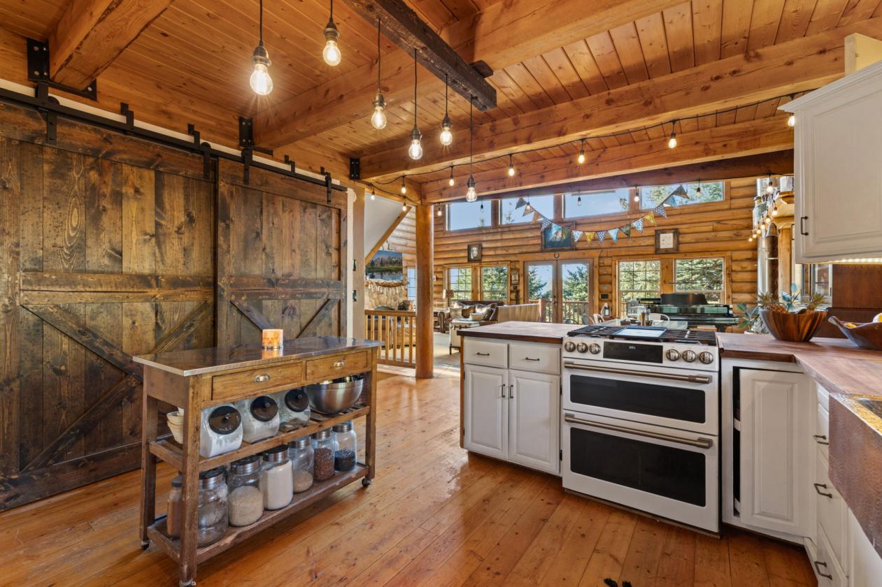 Self-Sufficient Luxury 10-Acre Turnkey Homestead - photo 18