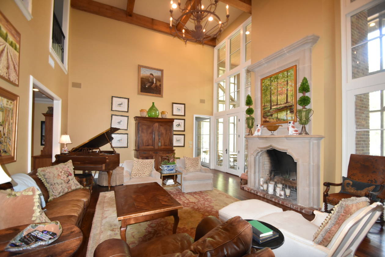 Luxury Equestrian Estate on beautiful Wolf Lake in MS Yazoo City