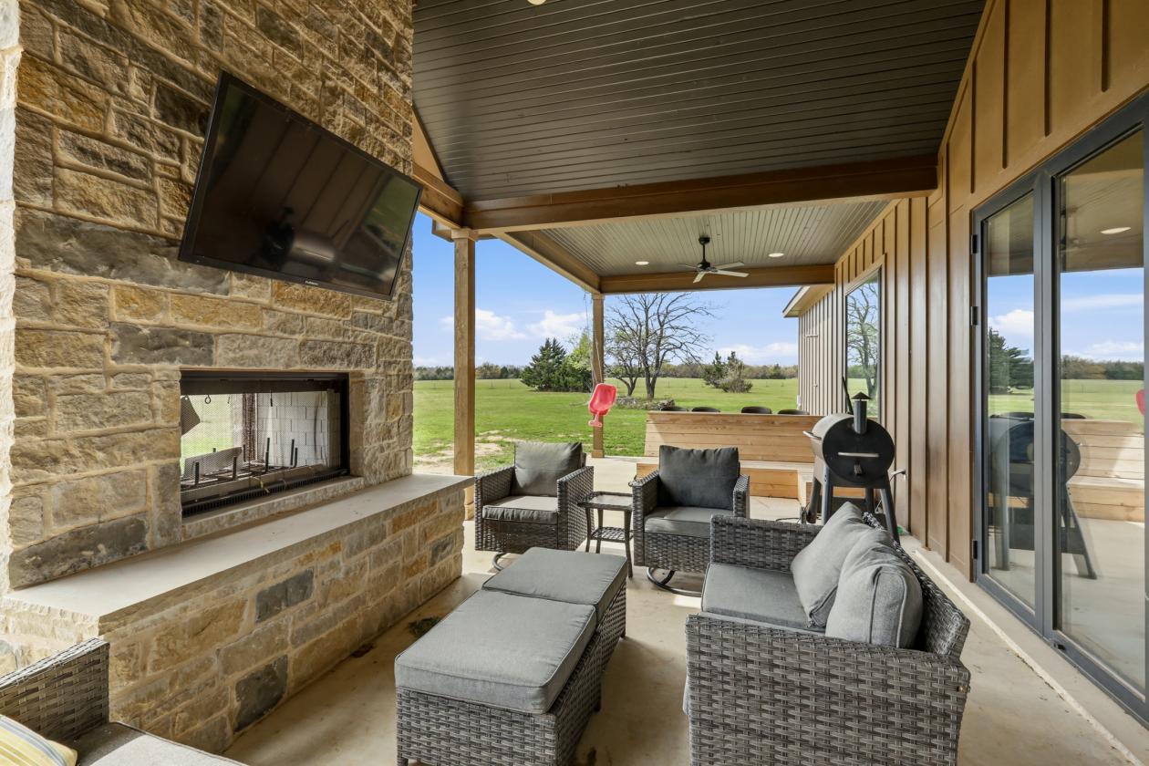New build ranch-style home on 20 acres - photo 10