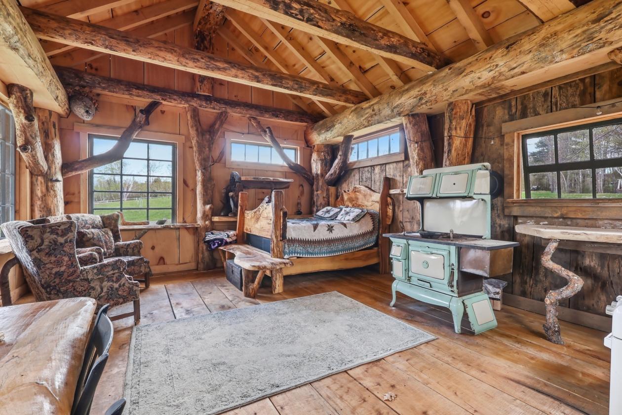 Equestrian Estate with Stunning Antique Farmhouse - photo 20