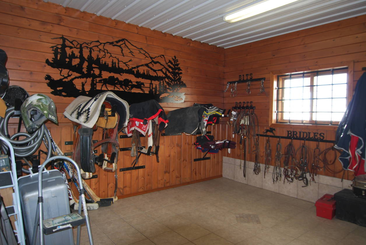 135 Acre Multiuse Ranch Leslieville, Division No. 9 County, Alberta