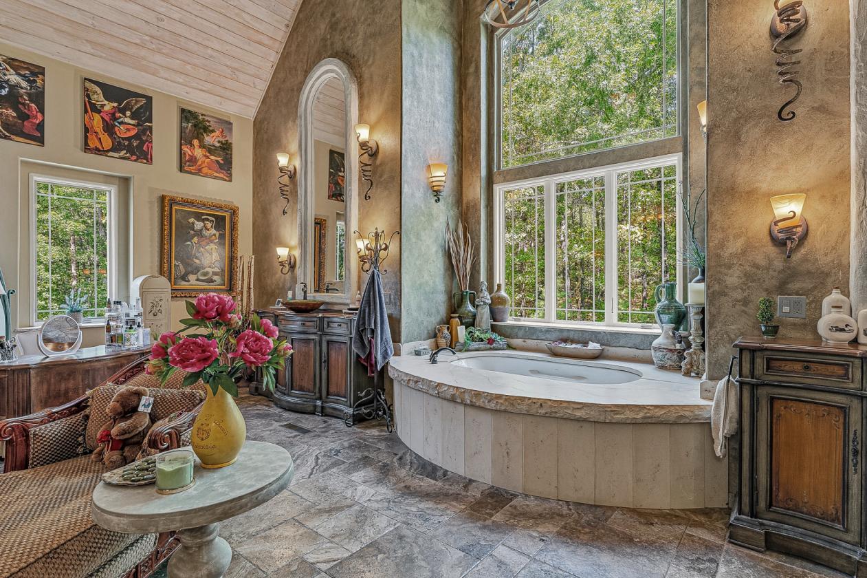 Unique 35+ Acre Private Estate - photo 6