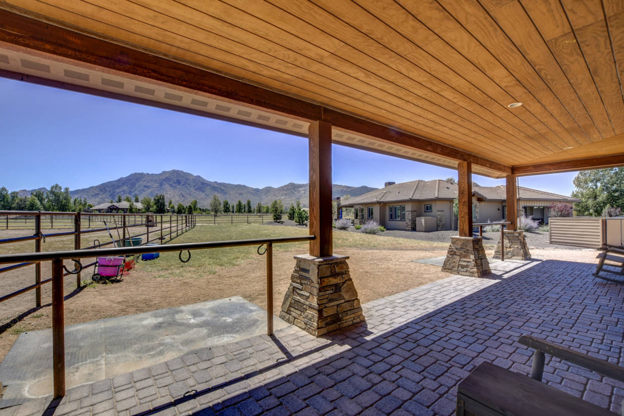 LIVE IN NORTHERN ARIZONA'S PREMIERE EQUESTRIAN COMMUNITY IN BEAUTIFUL