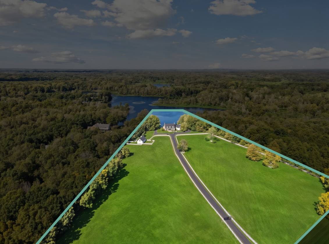 Beautiful equestrian estate on private all sports - photo 4