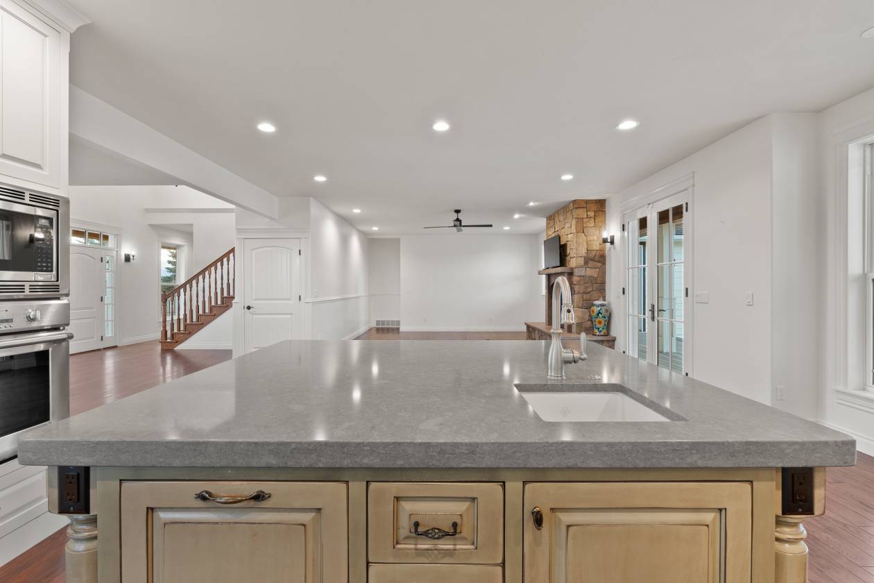 Epitome of Equestrian Luxury in the Heart of NW MT - photo 13