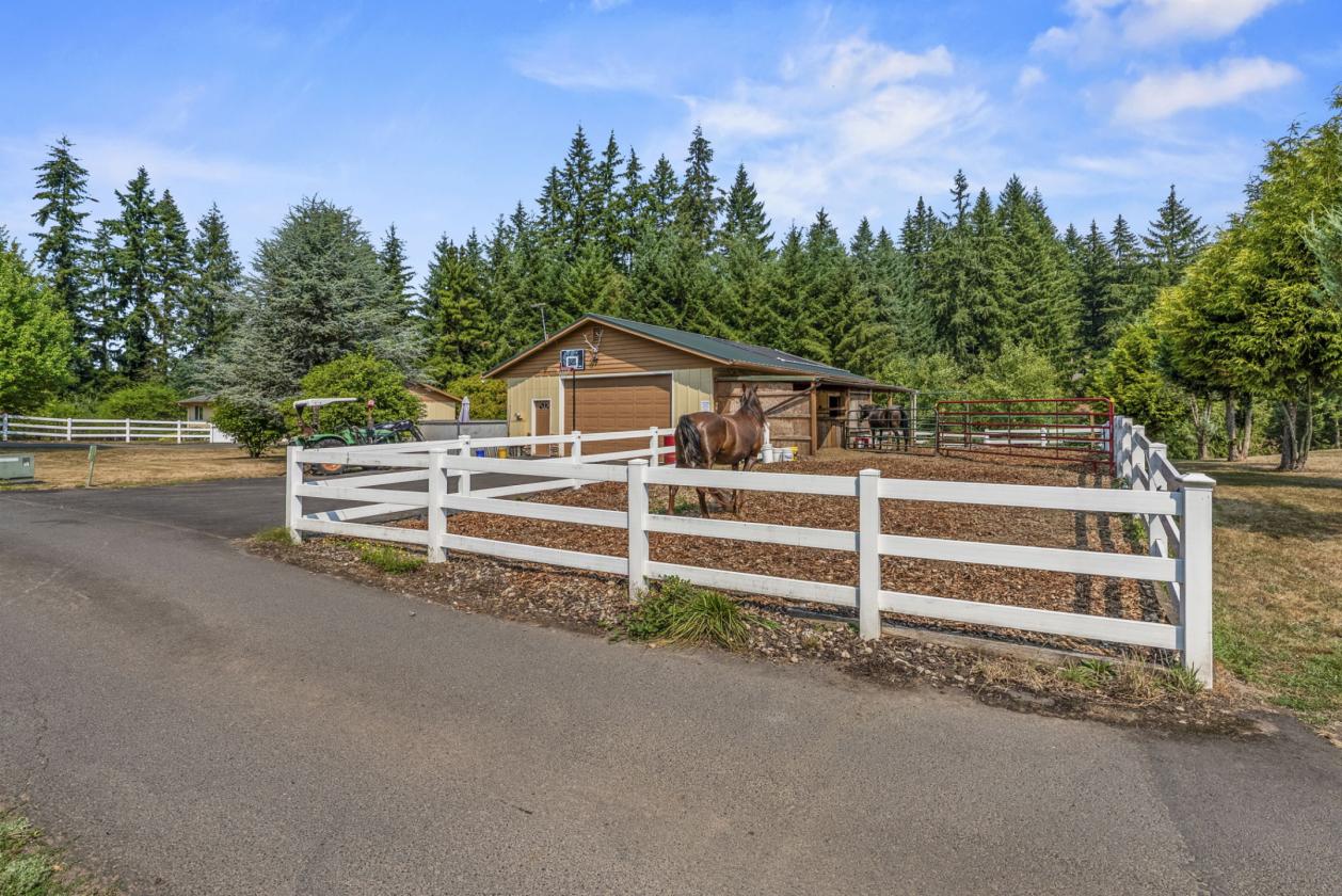 Rose Valley Horse Property with a Pool! - photo 4