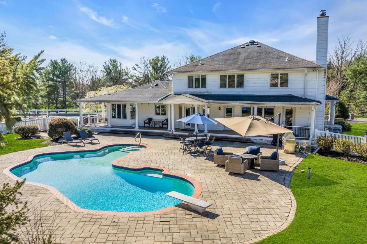 Remarkable Equestrian Estate on 6 Acres - photo 13