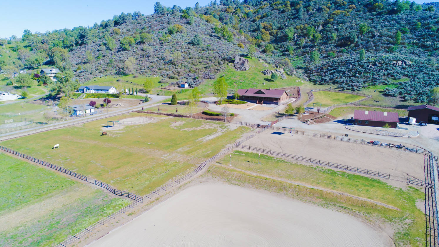 Bear Valley Springs, Tehachapi Ca. 16.82 acre horse ranch with