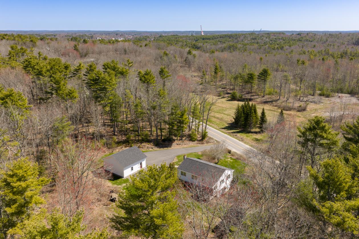 Split level ranch on 10 wooded acres in West Bath - photo 4