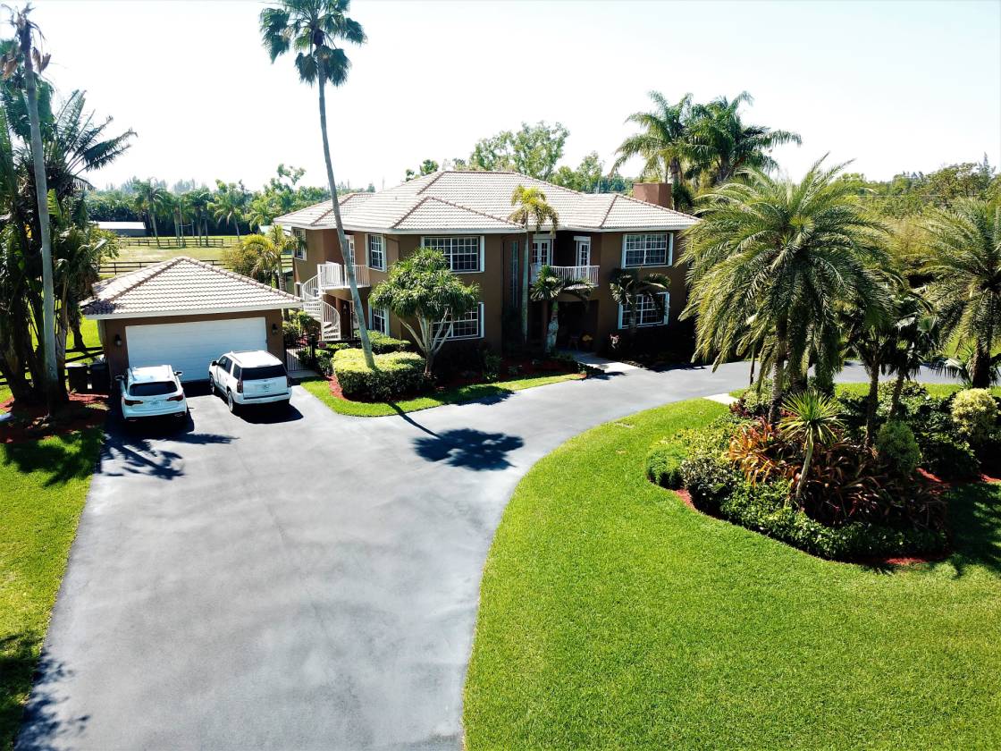 Luxury 5 Acre Equestrian Estate in Southwest Ranches Florida Fort