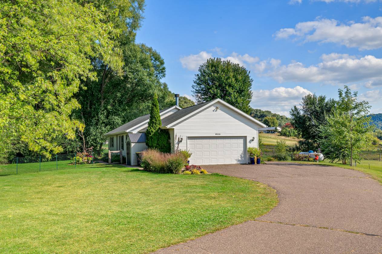 Horse Property for sale.