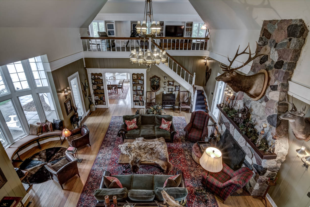 PRICE REDUCED!Luxury, ONEOFAKIND, estate!! 28+ acres on Beautiful