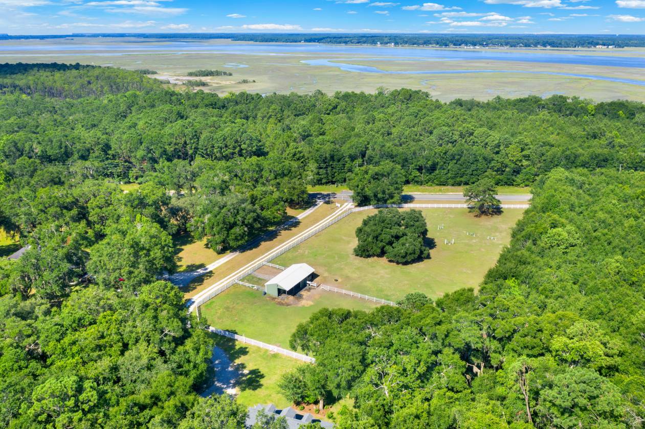 Horse Property for sale.