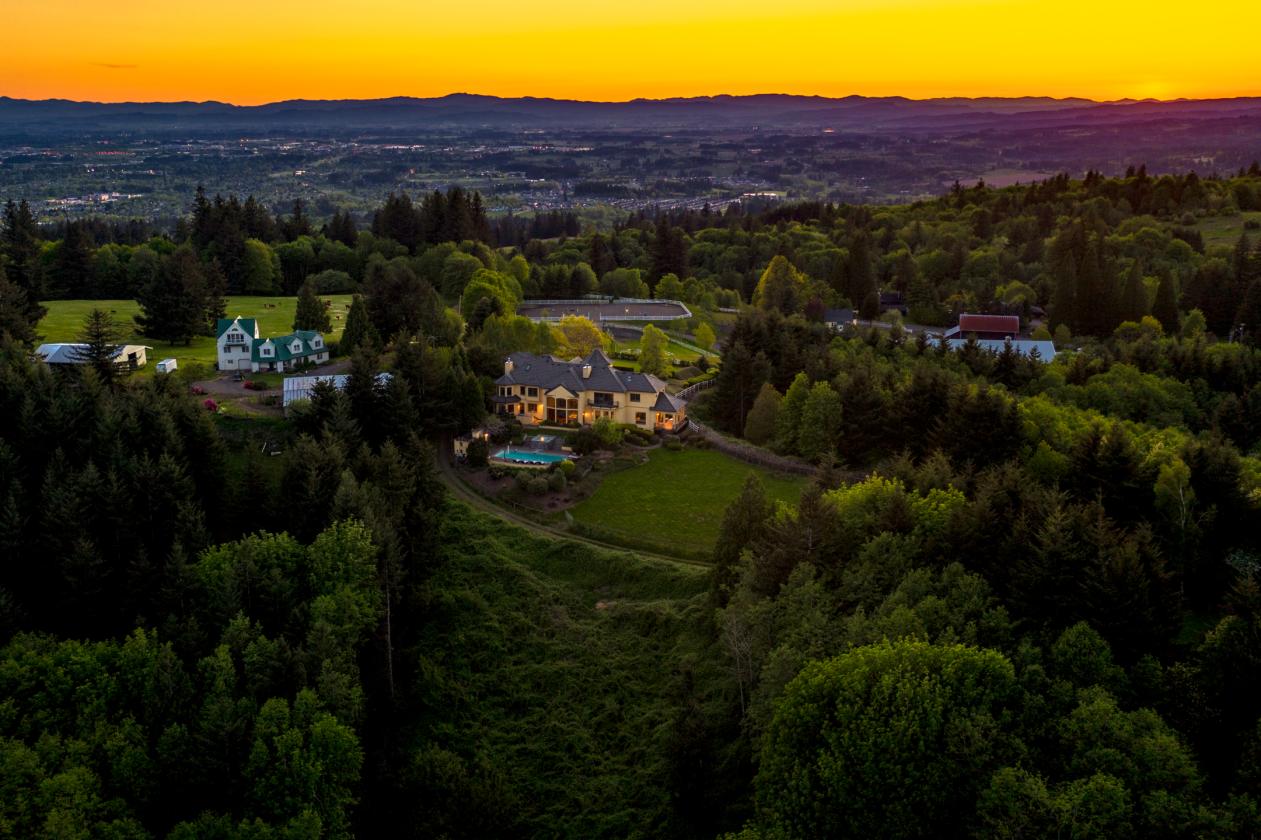 Gated 25-acre equestrian estate with sweeping Mt. - photo 1