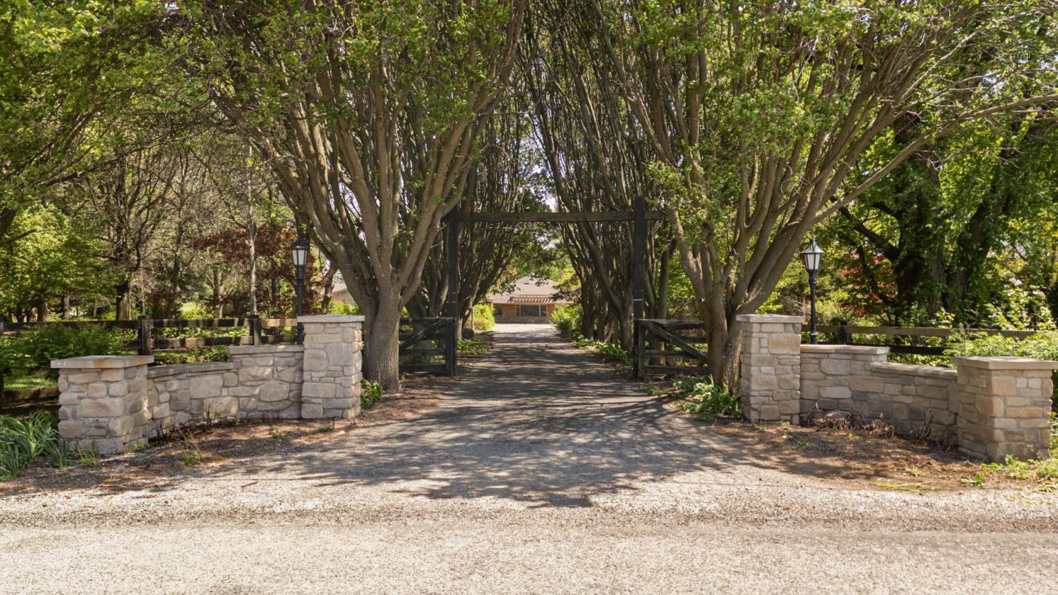 Equestrian Estate or Corporate Retreat near LEAP - photo 3