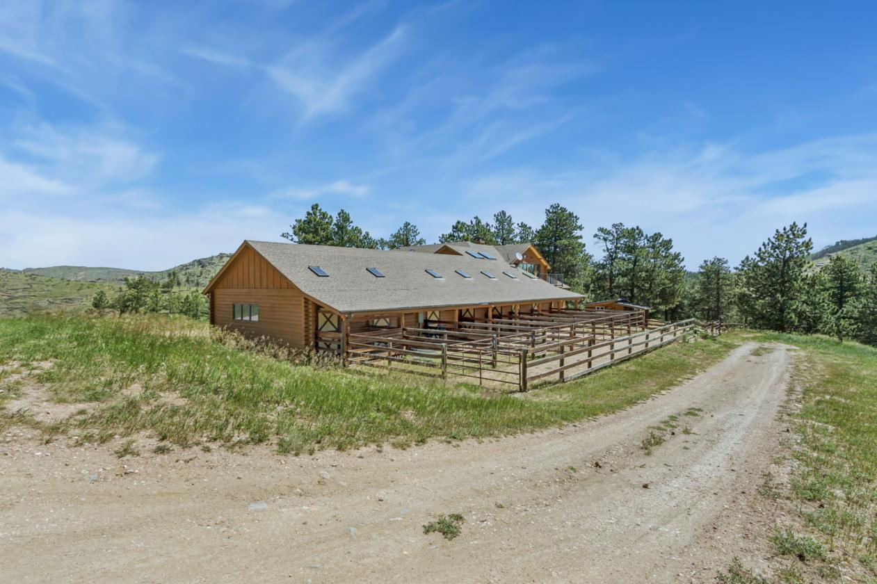 Stunning Mountain Equestrian Legacy Property - photo 24