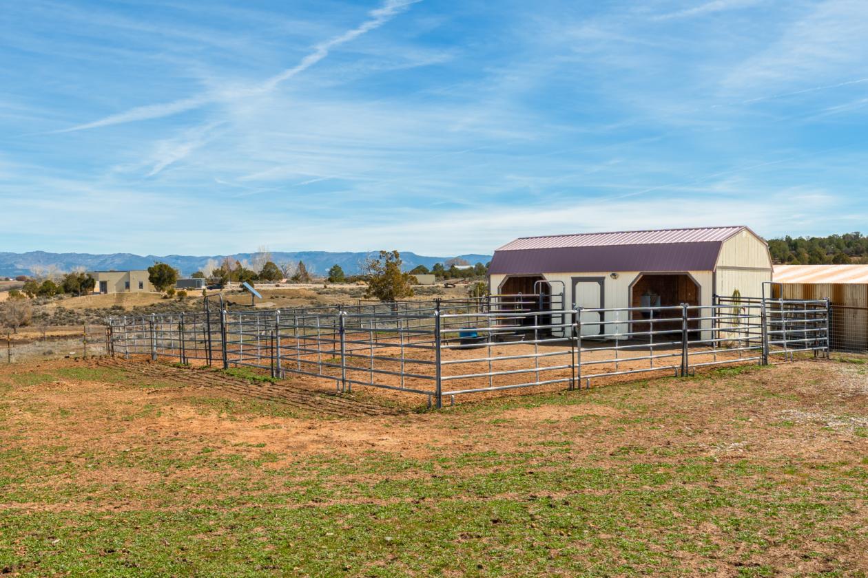 Beautiful All New Horse Property - photo 24