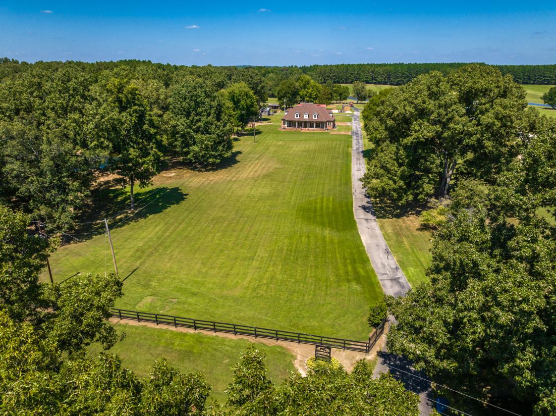 Manicured Equestrian Estate on 65 Acres - photo 6