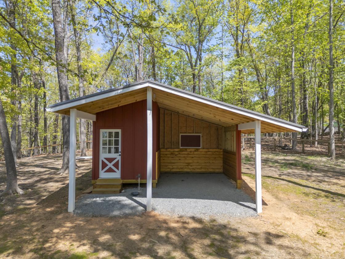Mountain Views, Privacy, Trails, Updated Home - photo 11