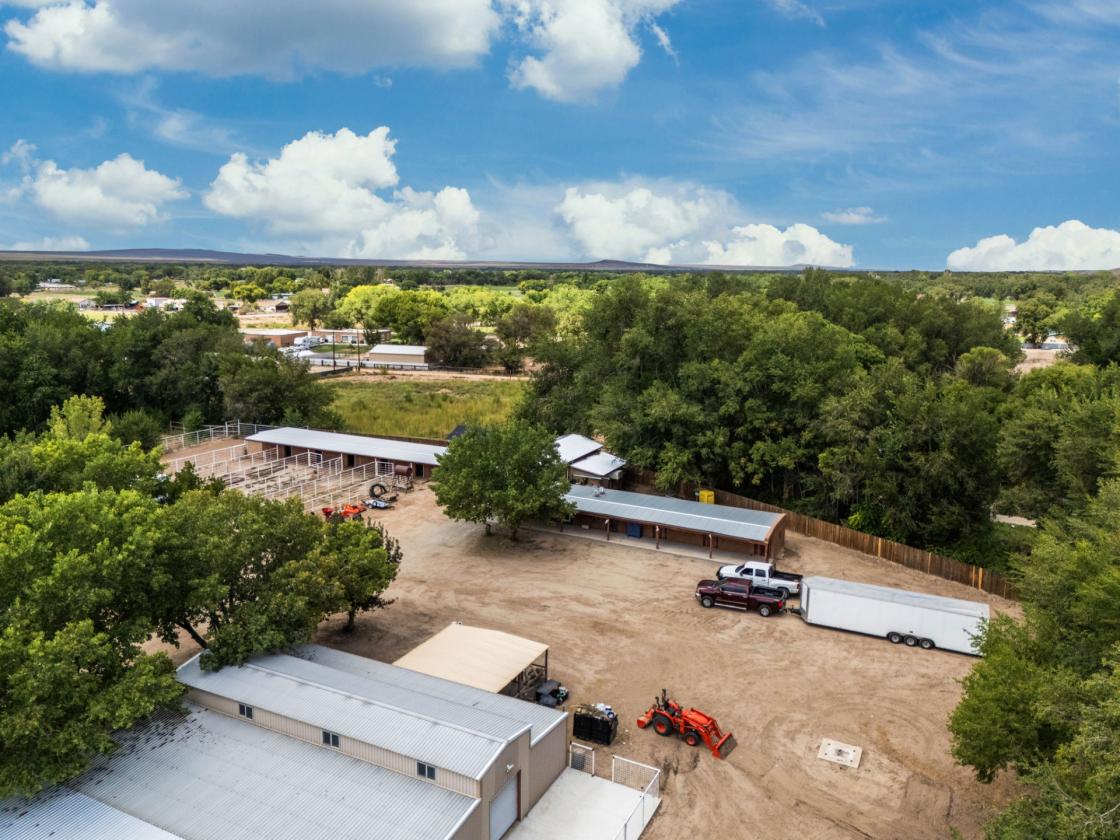 Refined Rural Living with Equestrian Facilities - photo 29