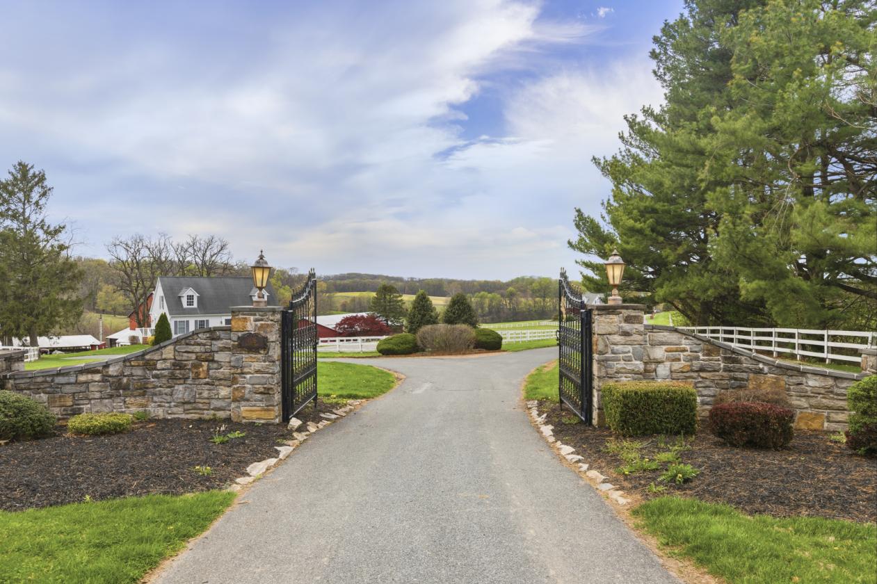 World-Class 115-Acre Luxury Farm Estate - photo 2