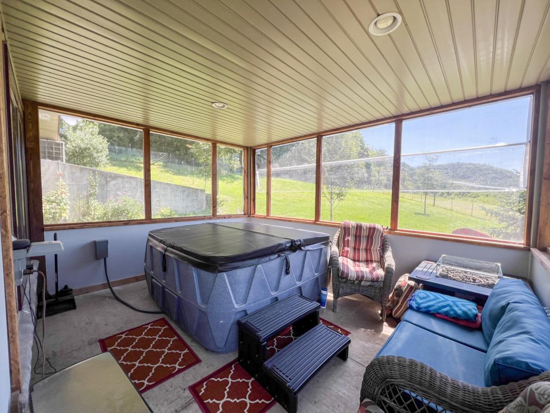Horse/Hobby Farm on 17 Acres - photo 30
