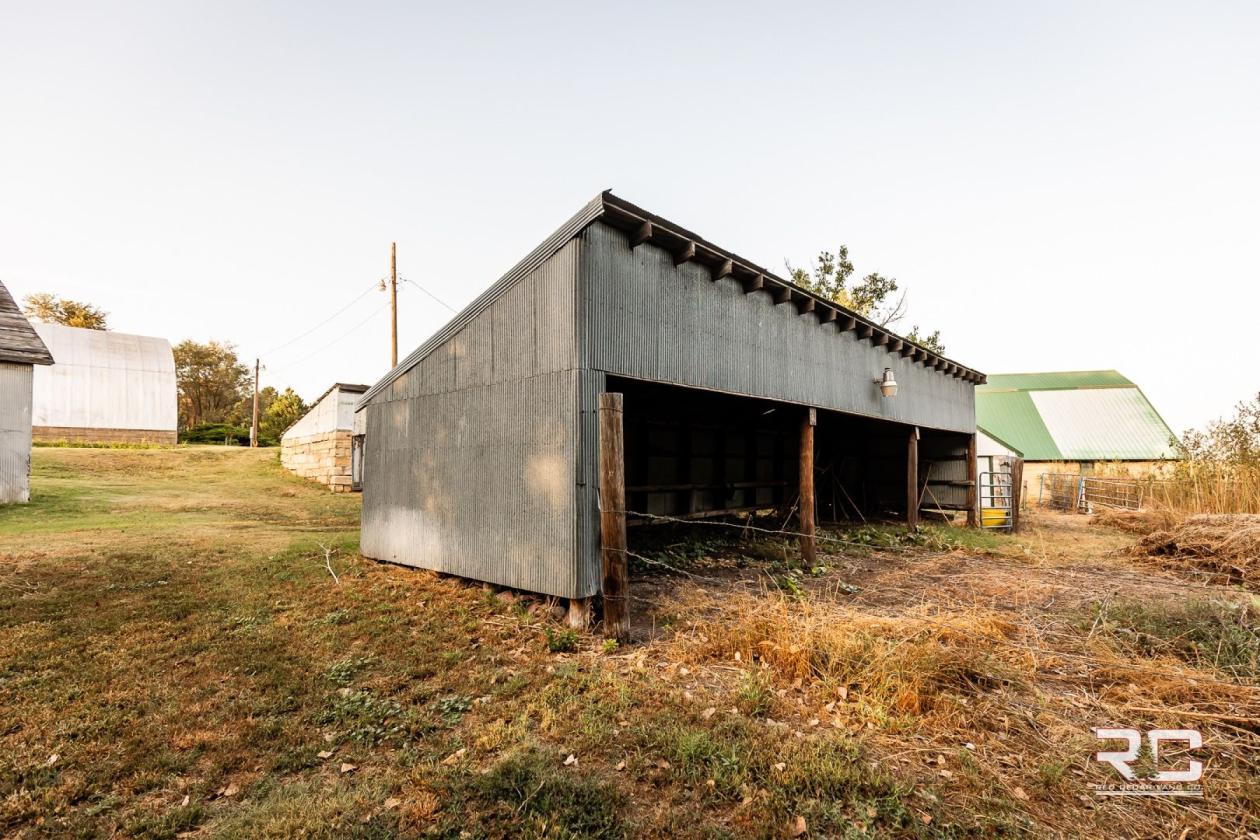 Country Home on 25 acres in Russell County, KS - photo 22