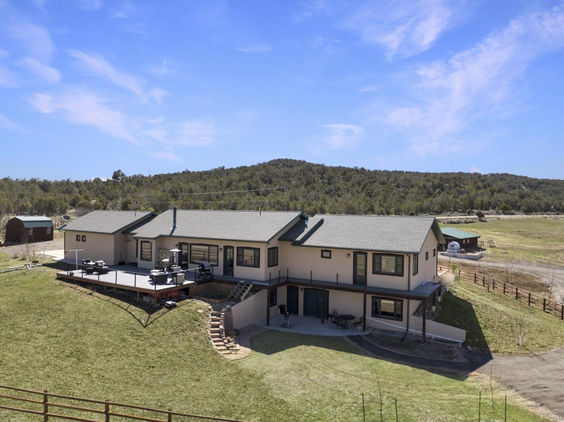 North Fork Valley Gem with Views and Privacy - photo 1