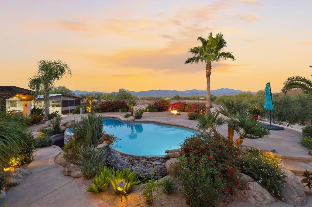 Refined Equestrian Estate - photo 24