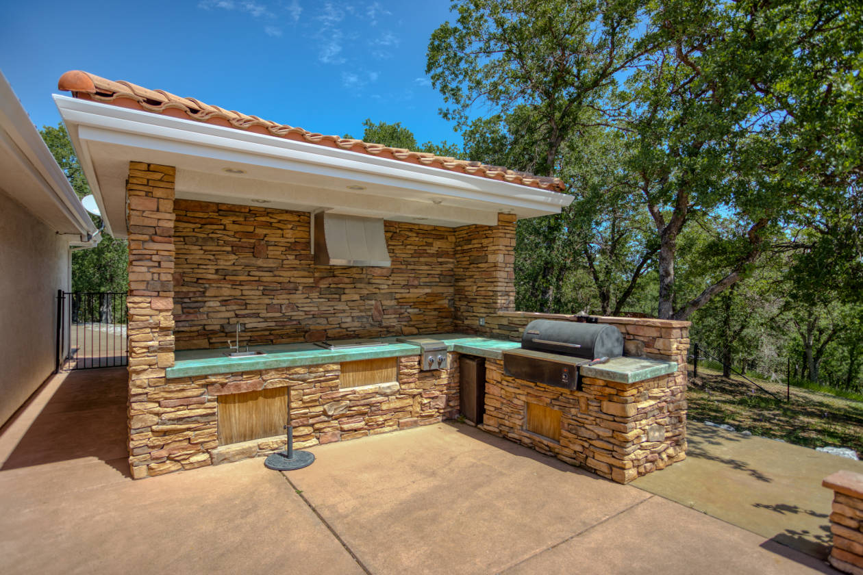 Luxury Equestrian Estate with Covered Arena Palo Cedro, Shasta County