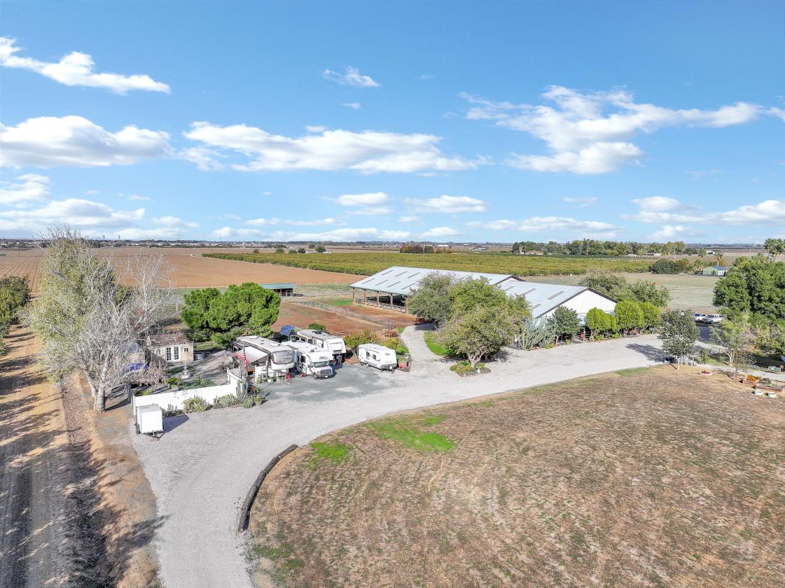 Brentwood 10 Acres with Custom Home, Covered Arena - photo 2