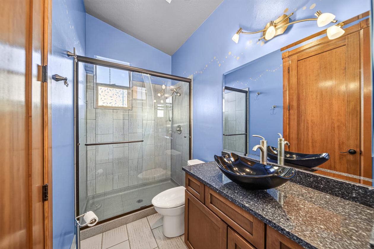 Masterfully crafted equestrian estate for sale. - photo 13