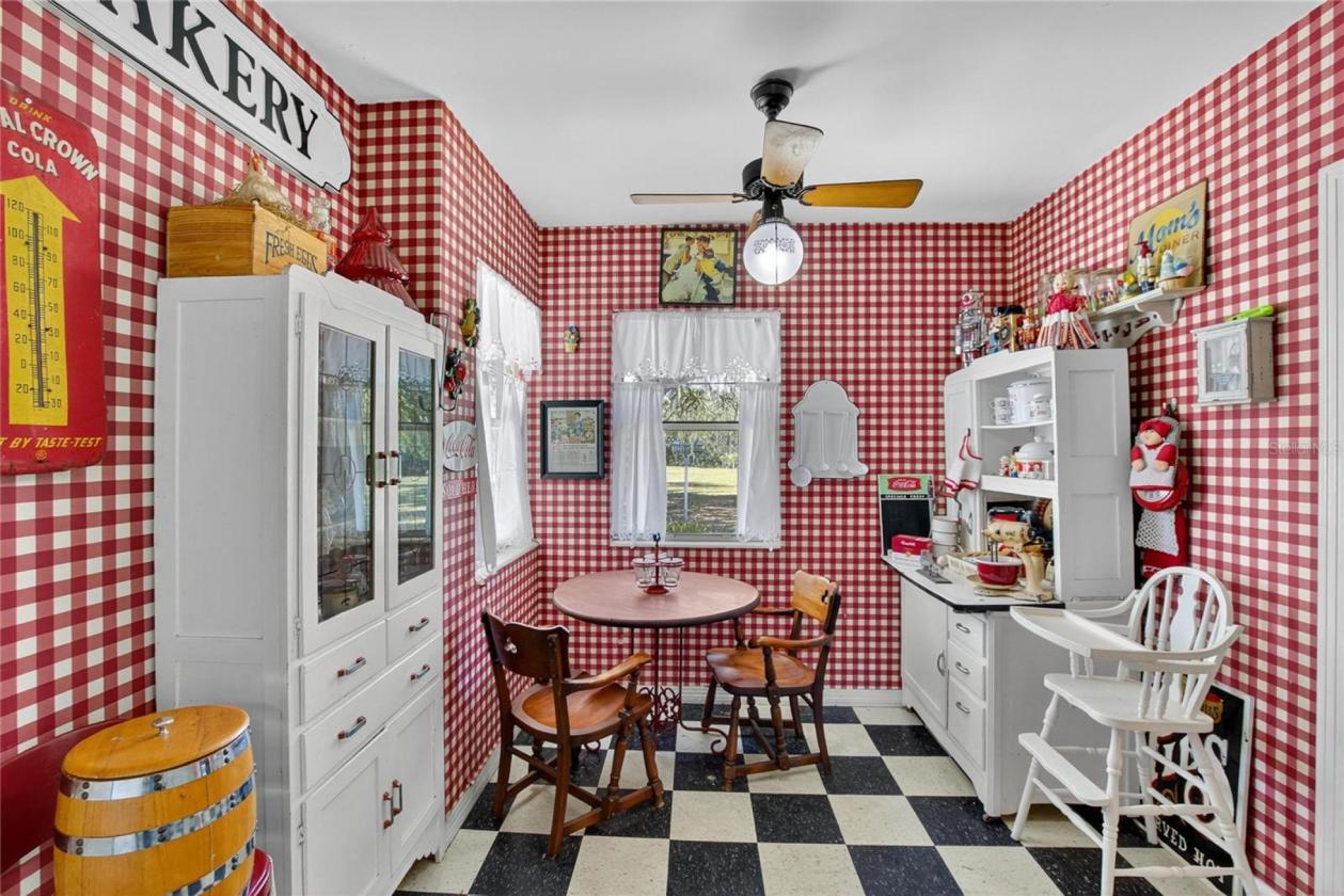Beautiful Country Home on 5 Acres - photo 14